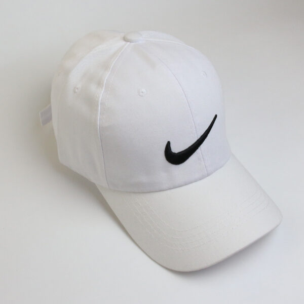 کلاه کپ بیسبالی نایک سفید