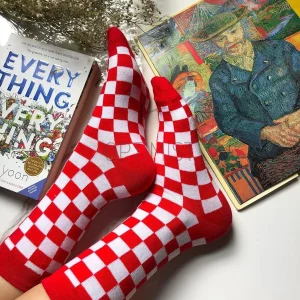 جوراب شطرنجی قرمز و سفید