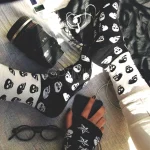 جوراب طرح جمجمه