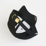 کلاه بیسبالی پیرسینگدار