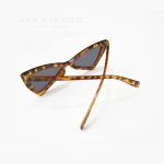 عینک گربه ای قرمز