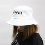 کلاه باکت فرندز سفید