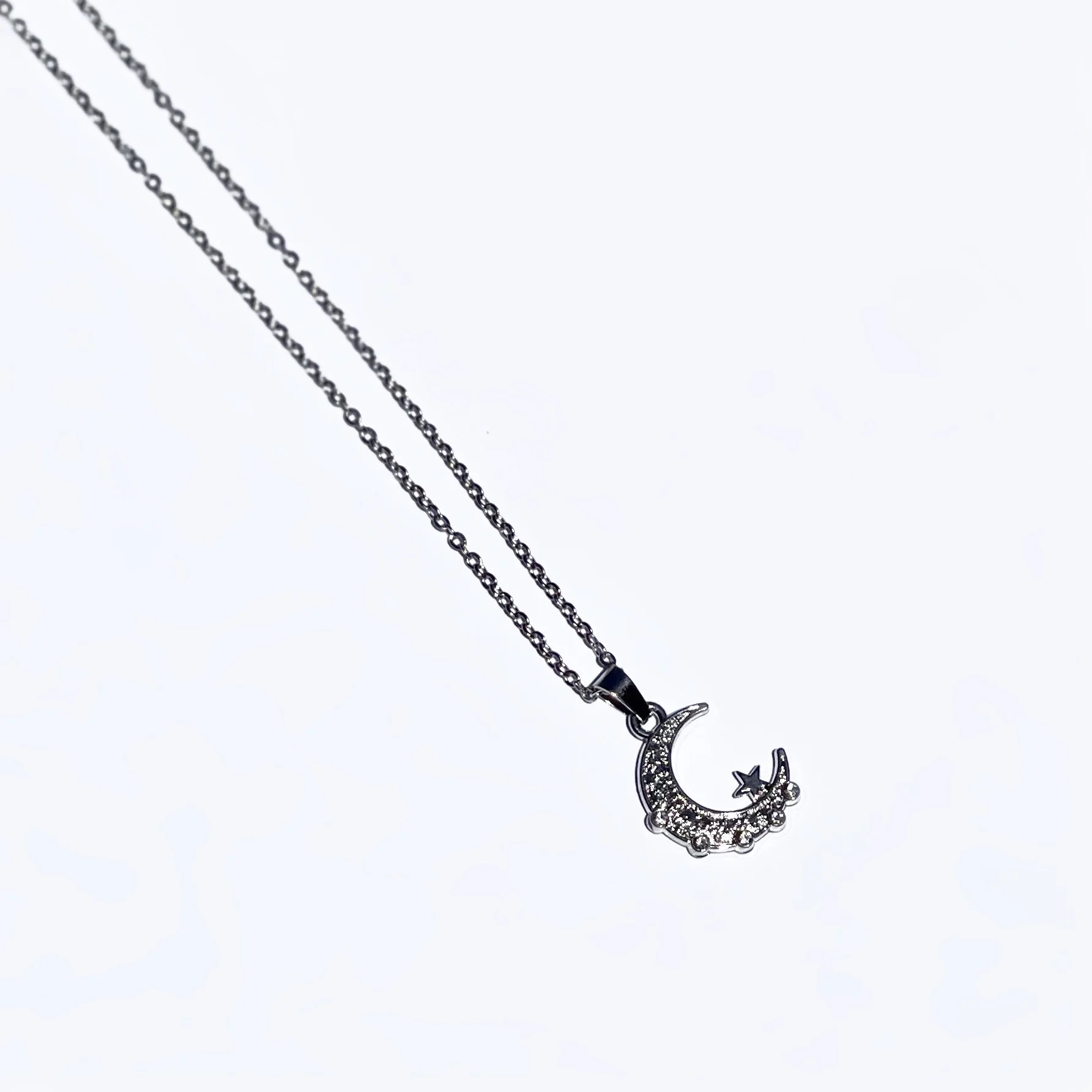 گردنبند پینترستی ماه