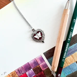 گردنبند قلب و پروانه قرمز