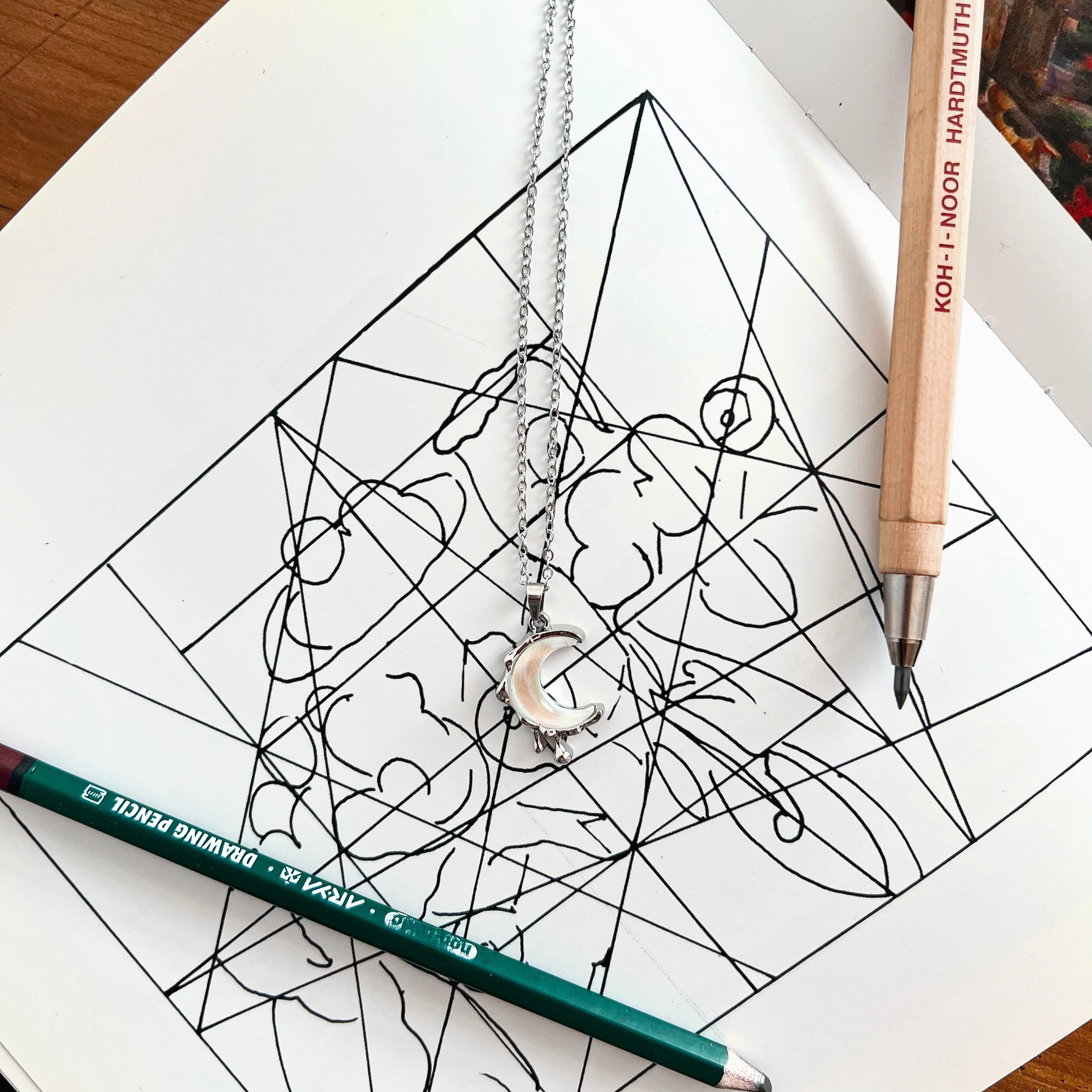 گردنبند ماه صدفی