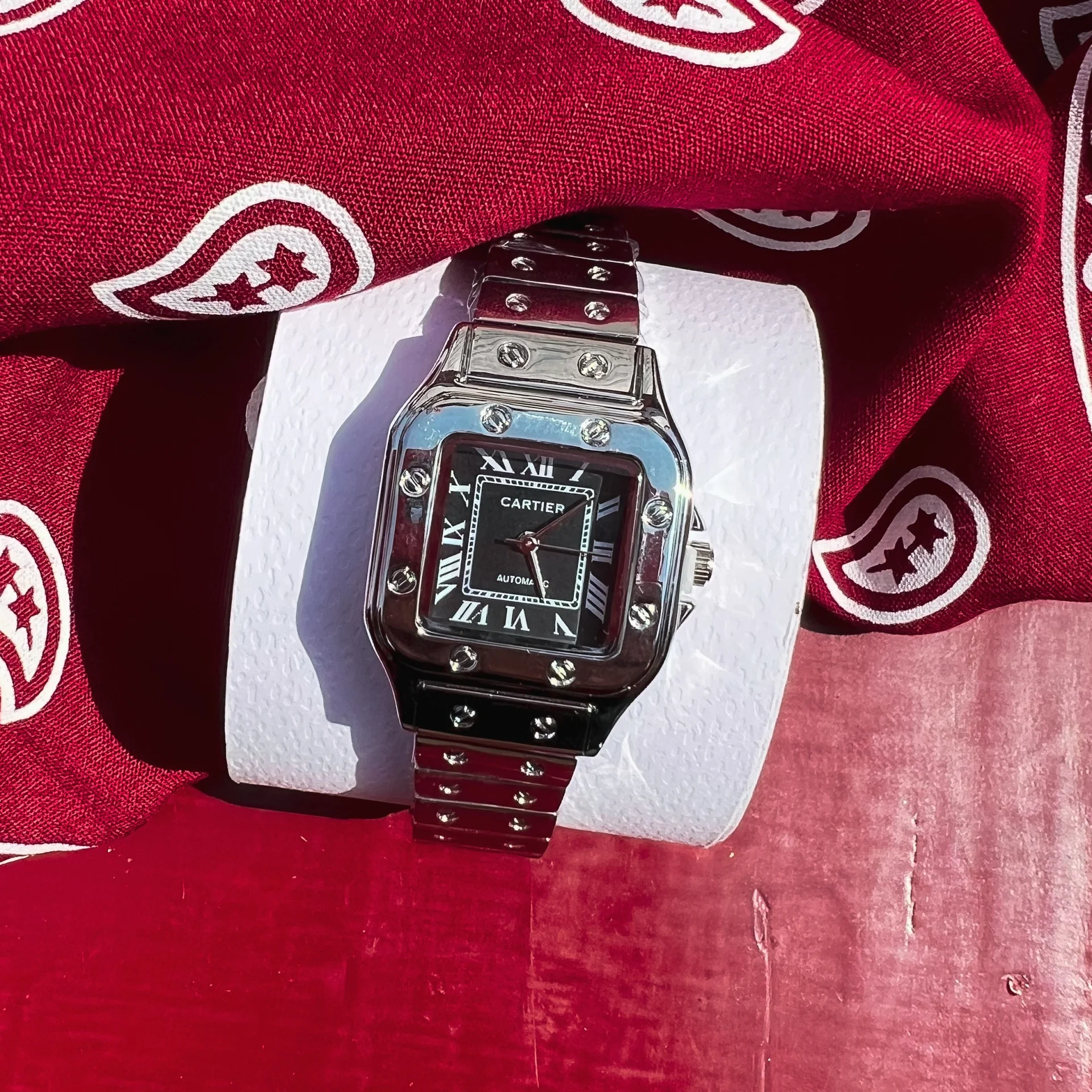  ساعت کارتیر صفحه مشکی