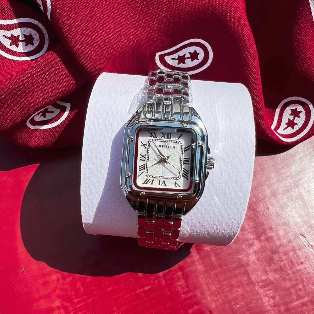 ساعت کارتیر صفحه سفید